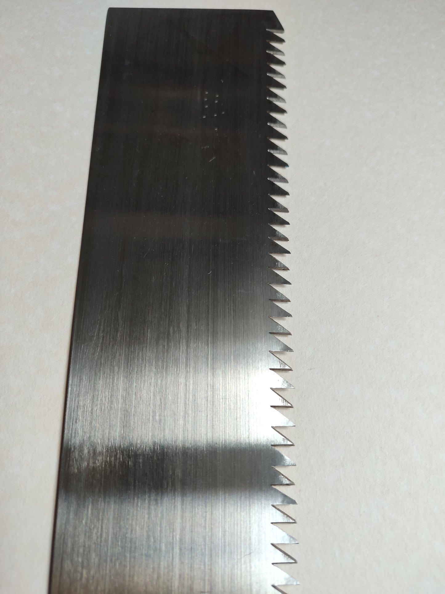 Très grande scie japonaise forgée "Tatebiki-nokogiri" 450mm "Unokichi"