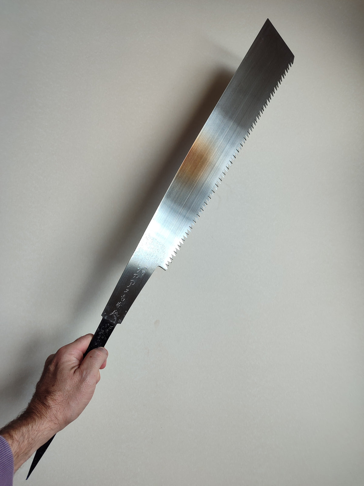 Très grande scie japonaise forgée "Temagorii-nokogiri" 450mm "Unokichi"