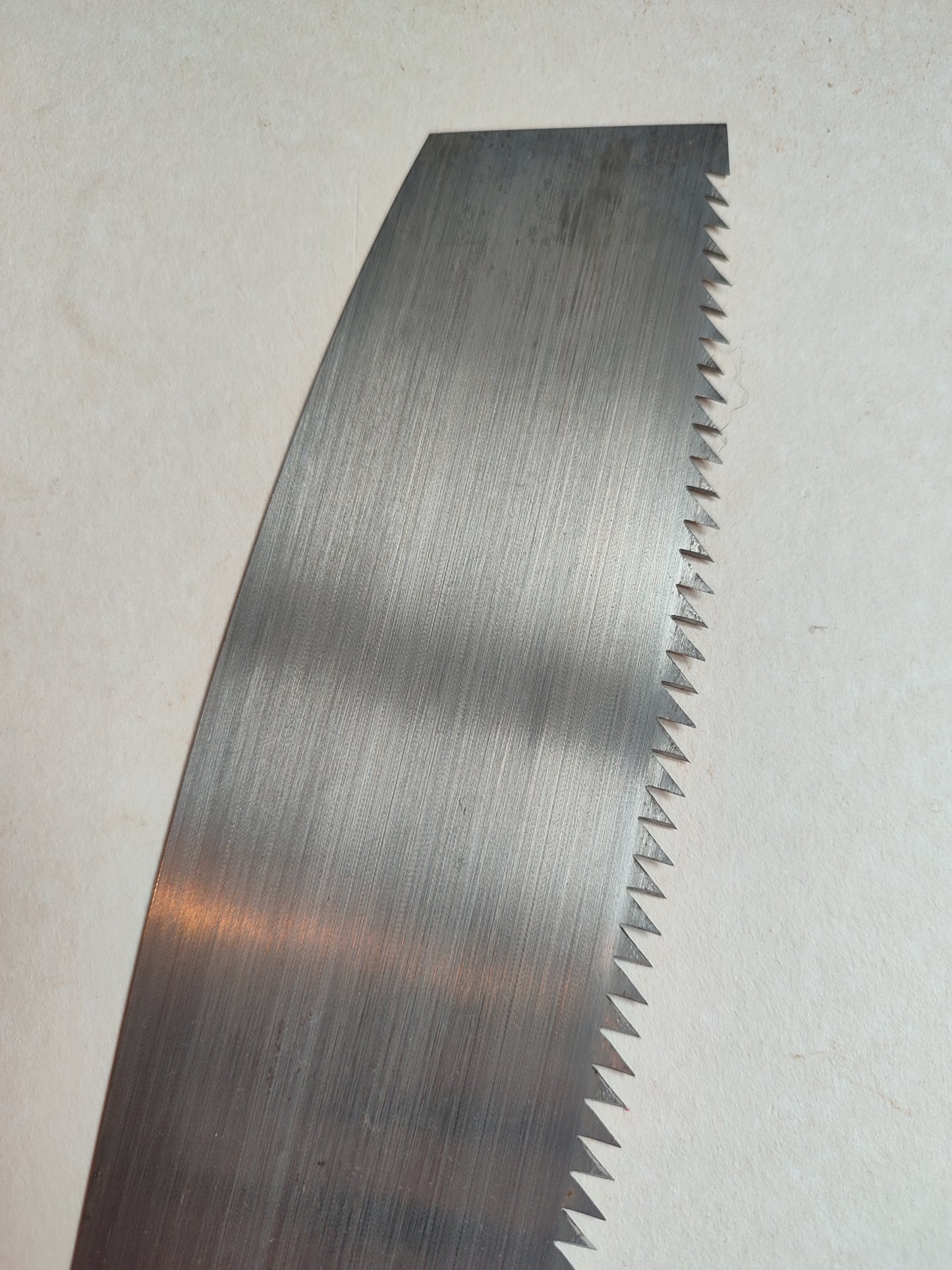 Scie japonaise forgée Anahiki-nokogiri 350mm