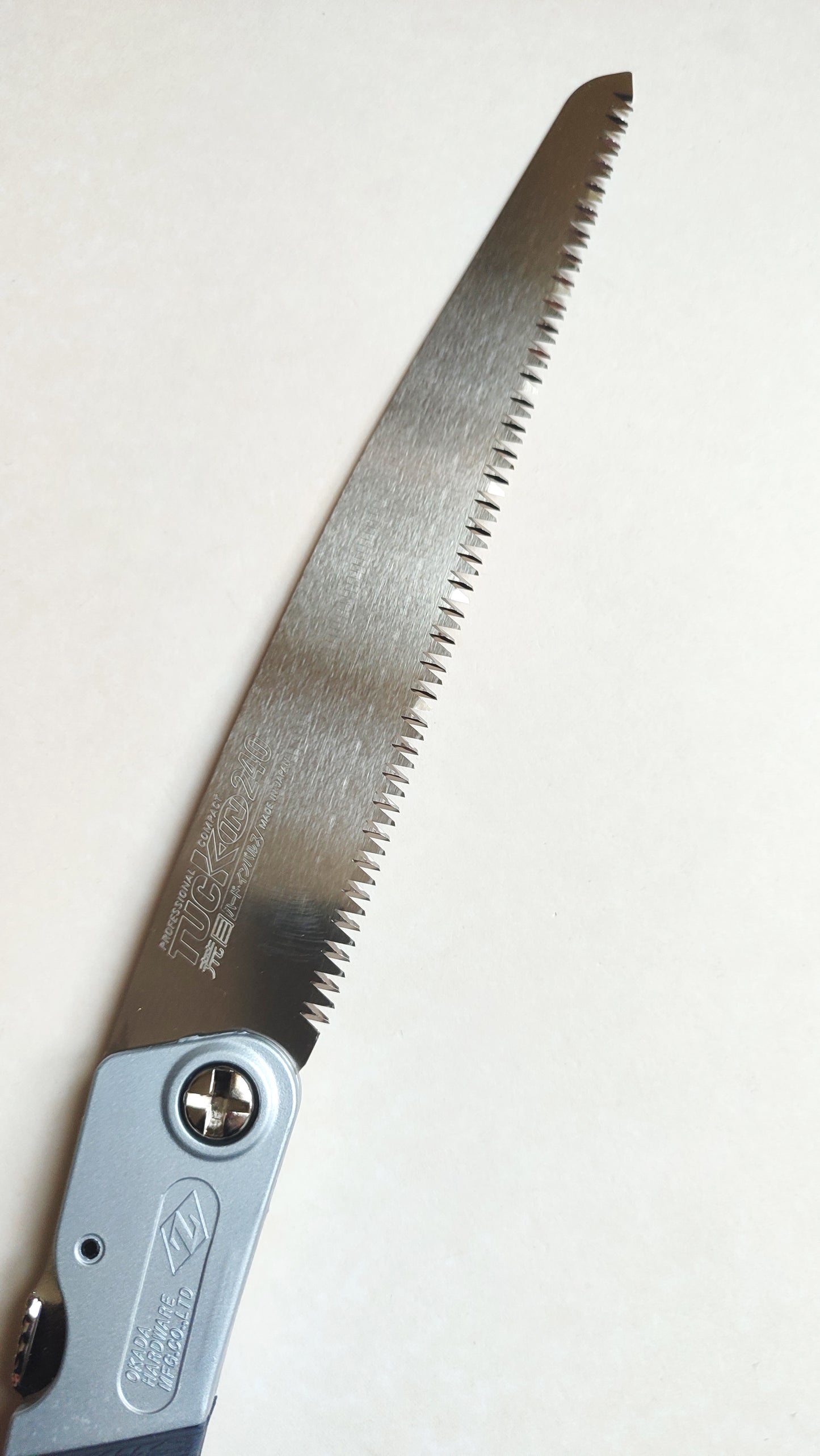 Scie japonaise pliable compact "Tuck-in" 240mm Z-saw