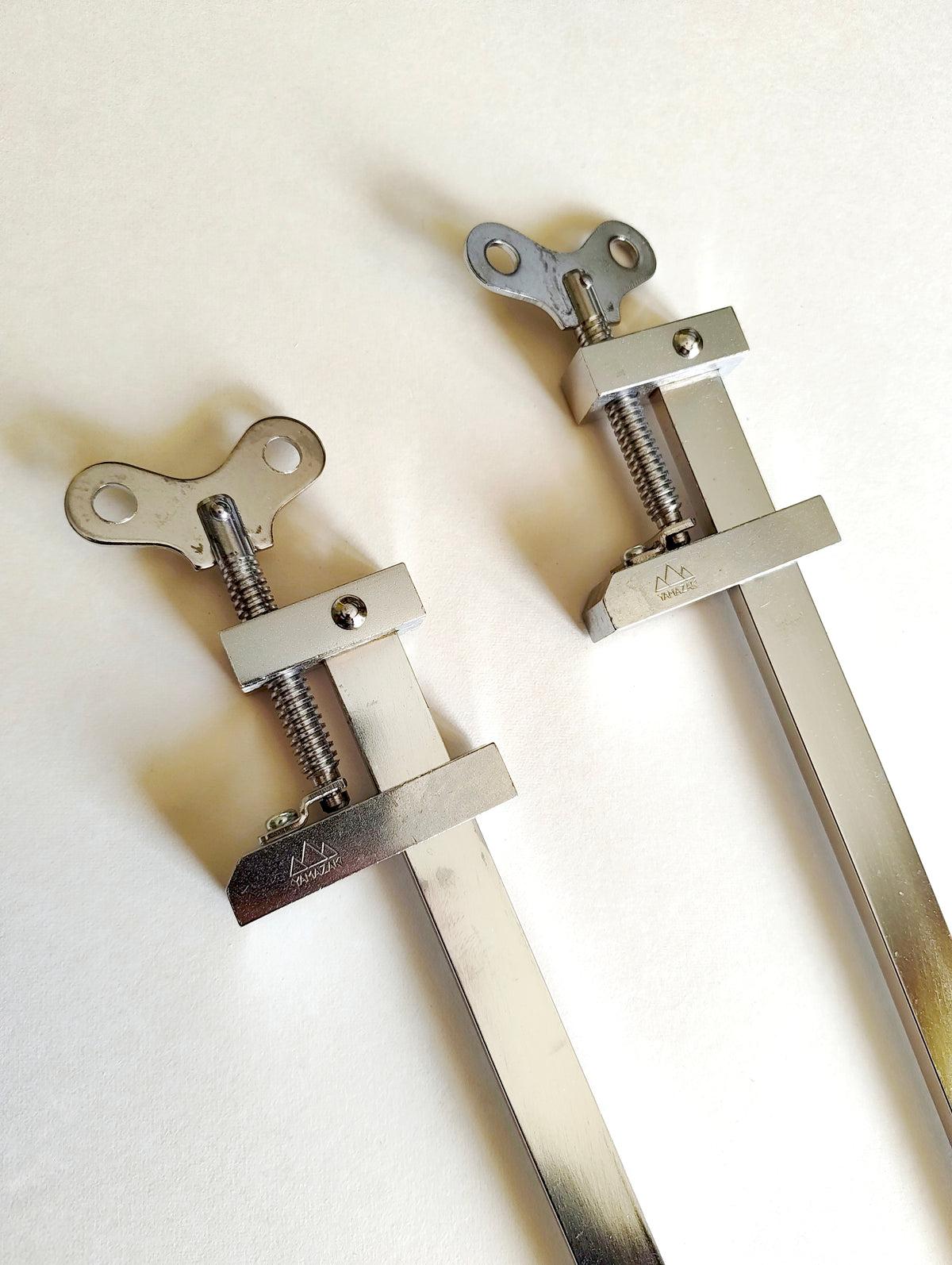 Paire de serre-joints japonais "Hatagane" 600mm