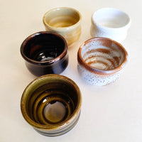 Set med fem temuggar i Mino-keramik 70 mm