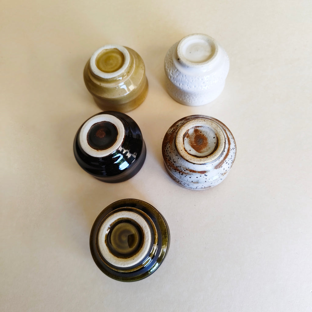 Set med fem temuggar i Mino-keramik 70 mm