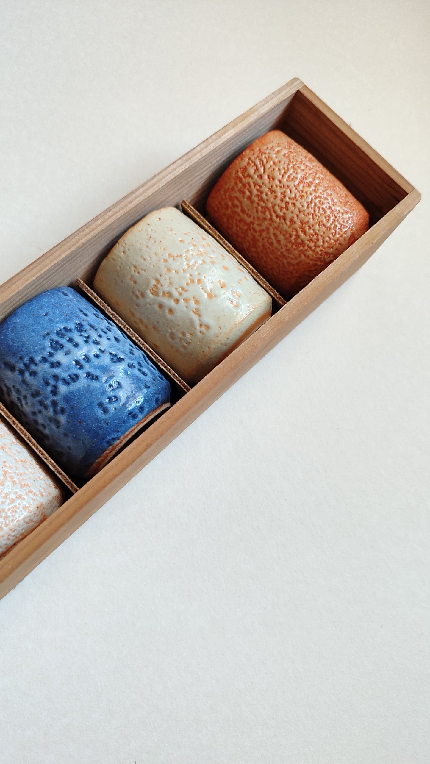 Set de cinq tasses à thé céramique "Kiyomizu-yaki" 70mm