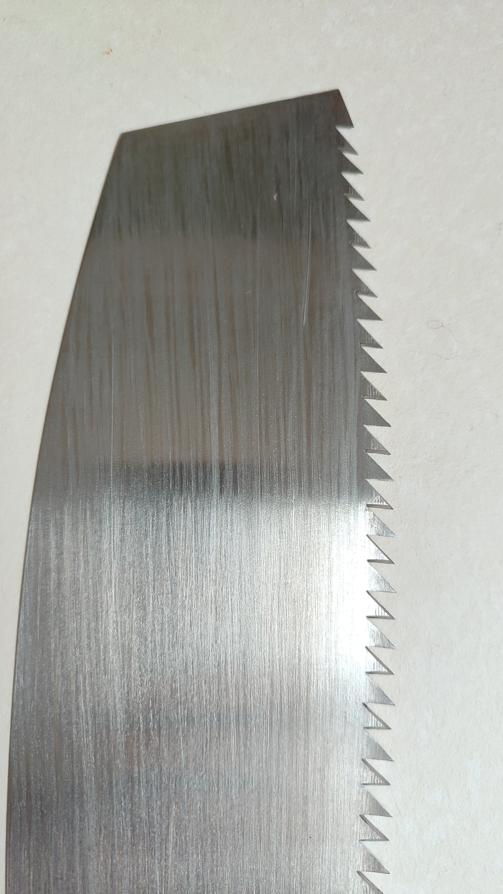 Longue scie japonaise forgée "Anahiki-nokogiri" 480mm "Akihiro Uchitora"