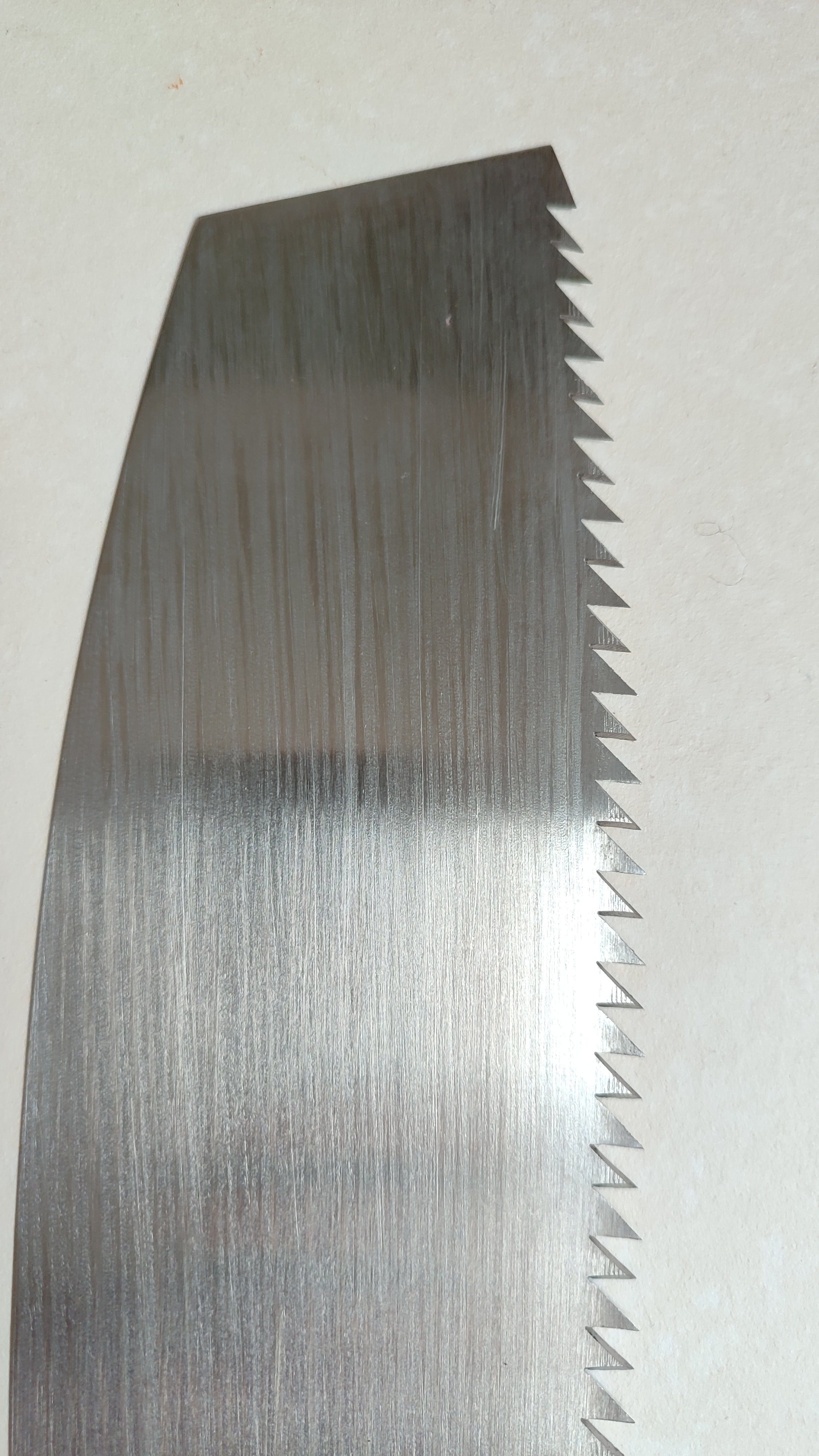 Longue scie japonaise forgée "Anahiki-nokogiri" 480mm "Akihiro Uchitora"
