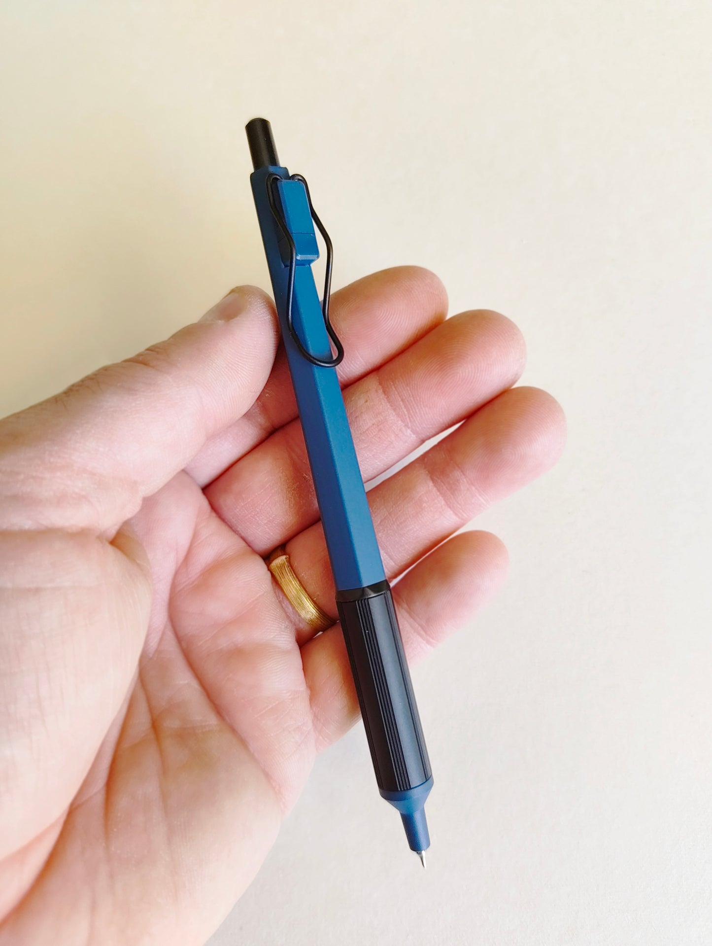 Stylo bille/Roller "Jetstream Edge" 0,38mm UNI Mitsubishi Pencil