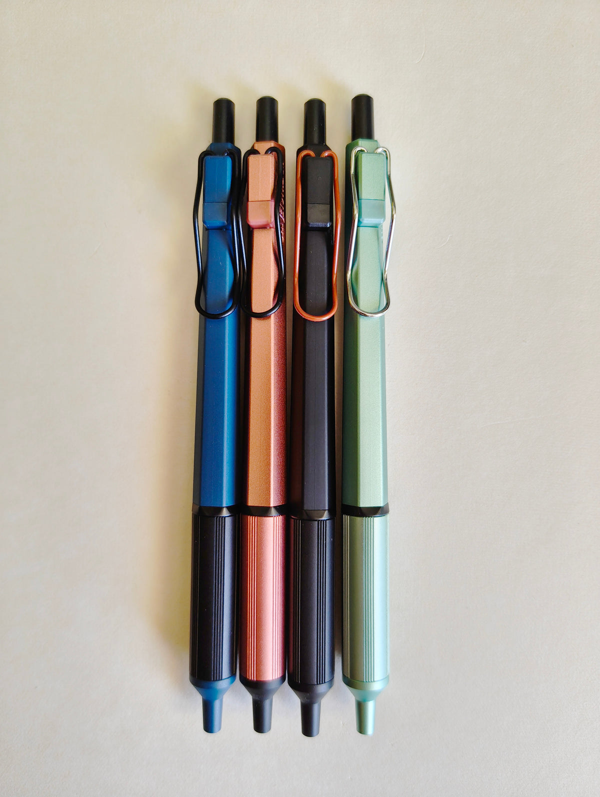 Stylo bille/Roller "Jetstream Edge" 0,38mm UNI Mitsubishi Pencil