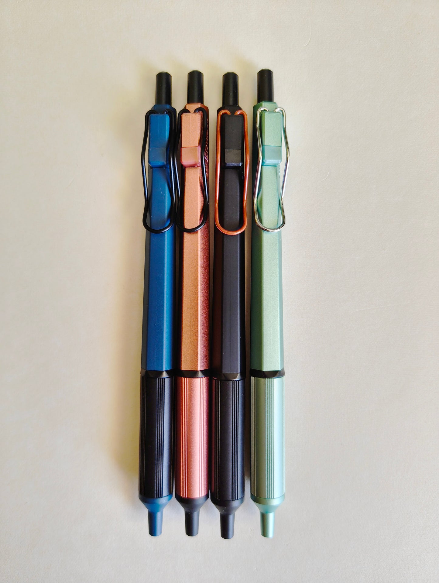 Stylo bille/Roller "Jetstream Edge" 0,38mm UNI Mitsubishi Pencil