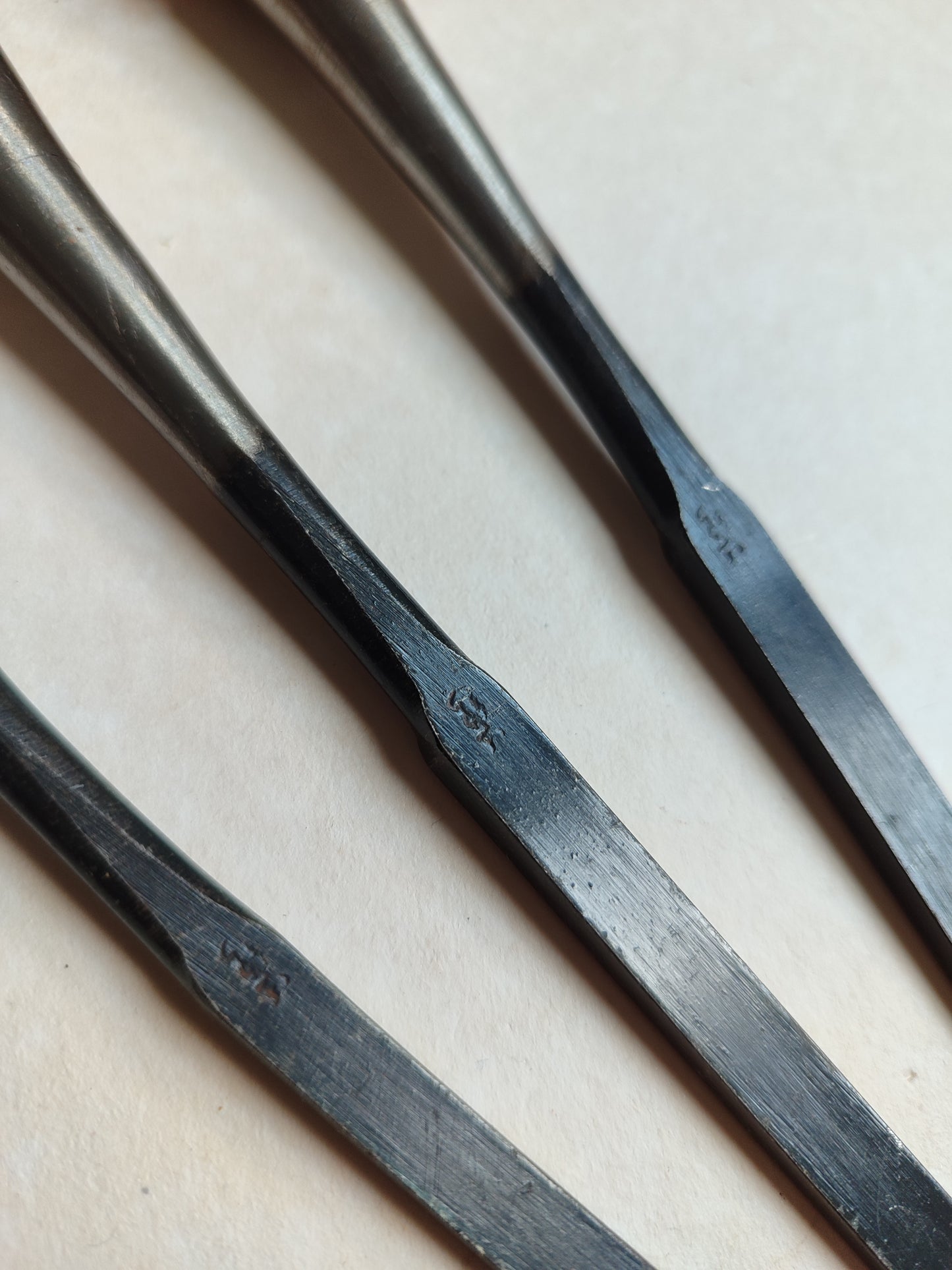 Trio de ciseaux japonais  vintage "Tsuki nomi" 9mm