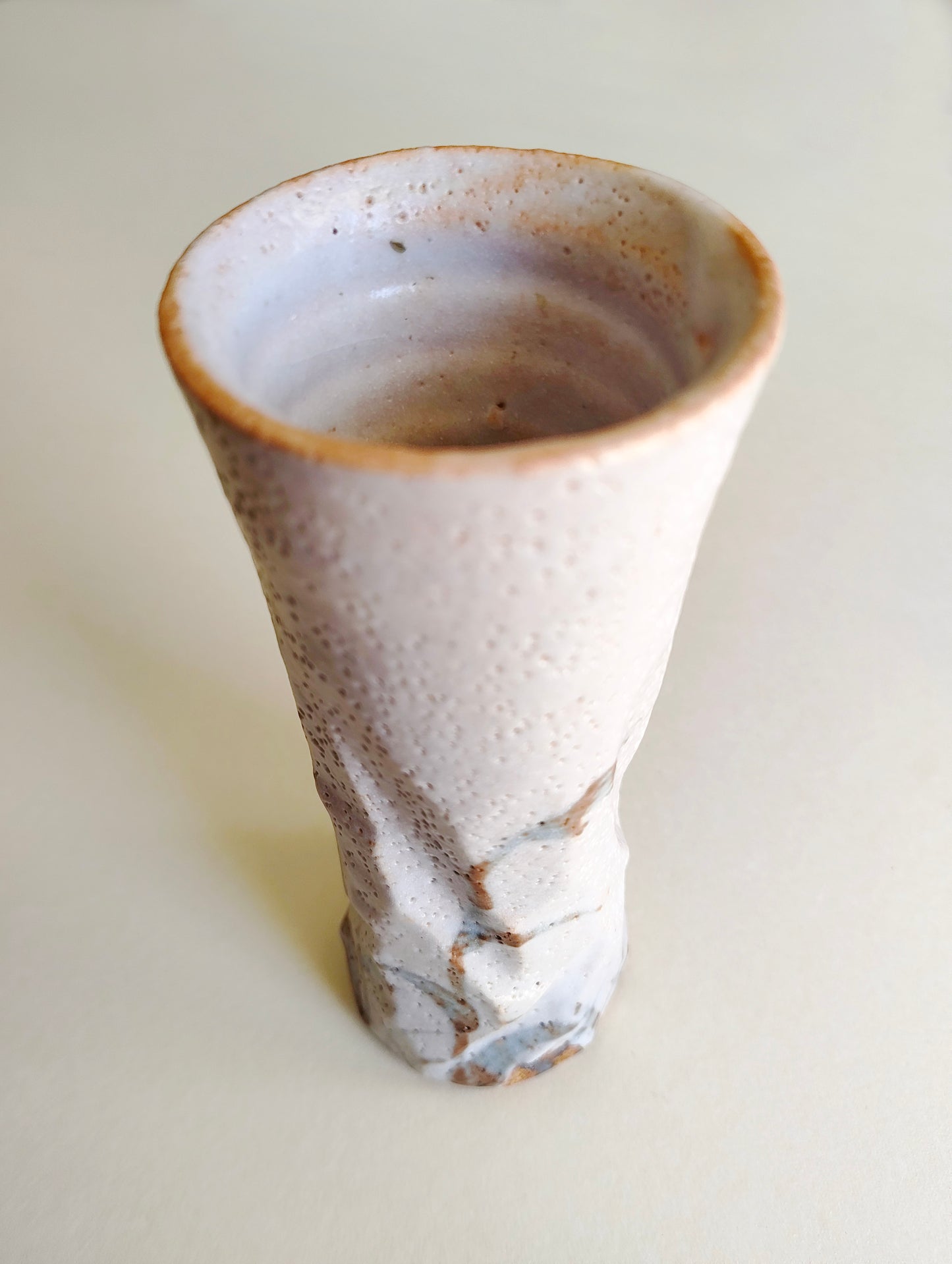 Vase japonais de style "Mino" fabriqué par "Shigezo Sato" 210mm